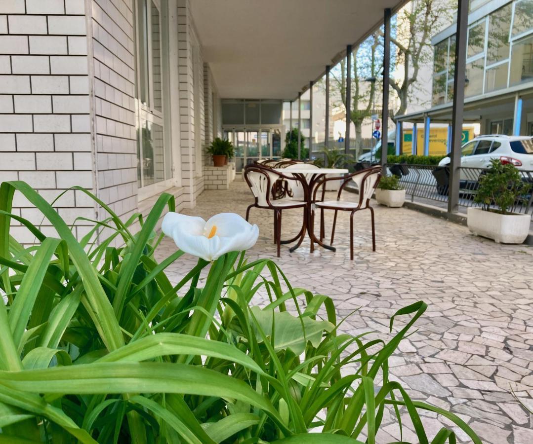 Alevon Hotel Rimini Zewnętrze zdjęcie