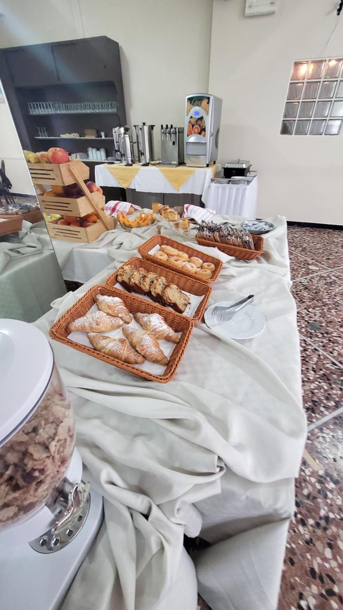 Alevon Hotel Rimini Zewnętrze zdjęcie