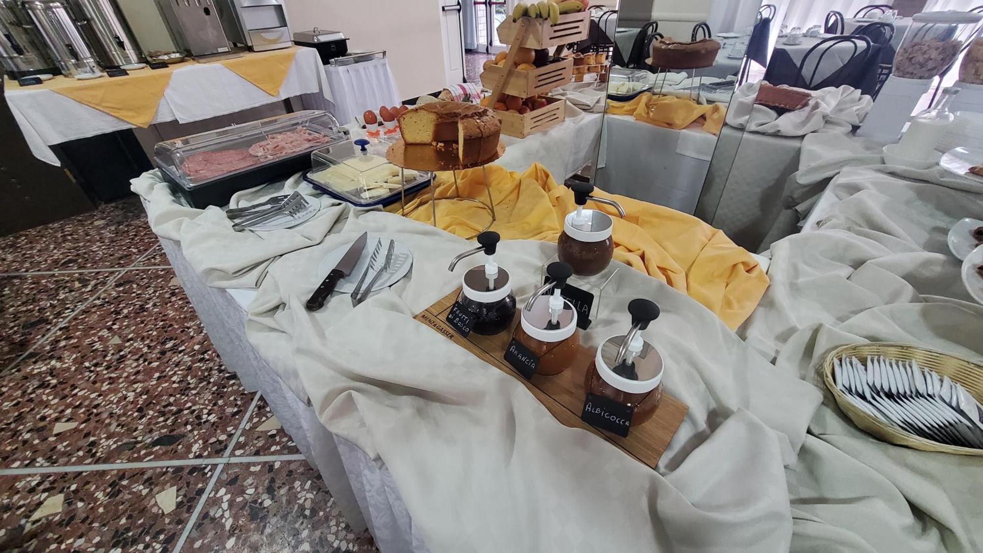 Alevon Hotel Rimini Zewnętrze zdjęcie