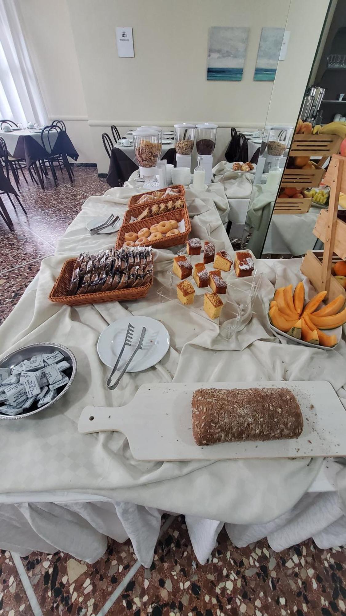 Alevon Hotel Rimini Zewnętrze zdjęcie